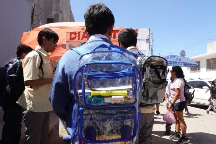 Mochila Transparente (2)